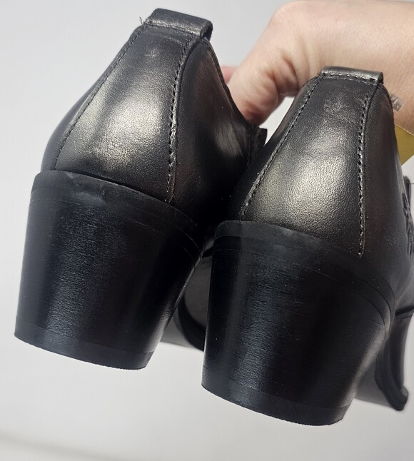 Fly London Ivon Smoke Leather Ankle Snip Boots Sz EU38 US7-7.5 Silver Metallic - Picture 8 of 14